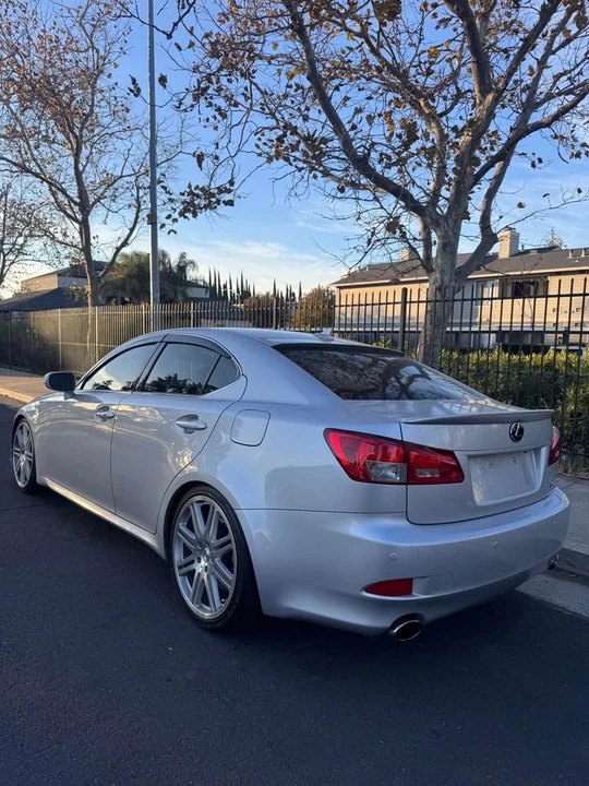 2010 Lexus IS 2nd Gen - Image 5 of 15