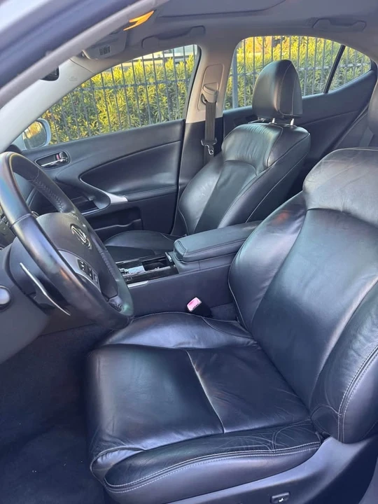 2010 Lexus IS 2nd Gen - Image 12 of 15
