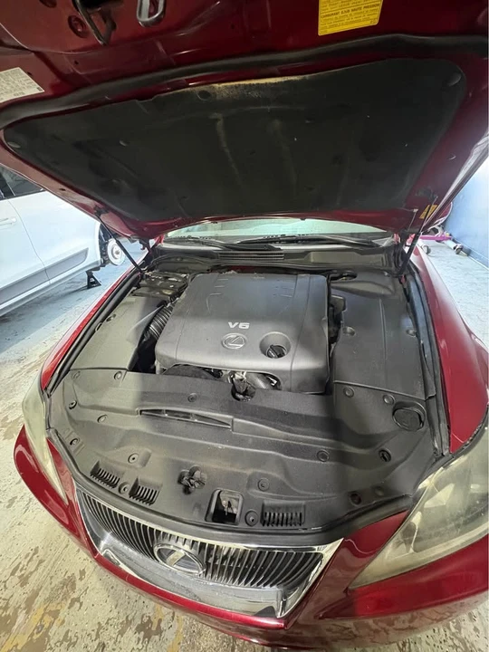2010 Lexus IS 2nd Gen - Image 4 of 5