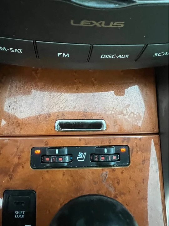2010 Lexus IS 2nd Gen - Image 17 of 19