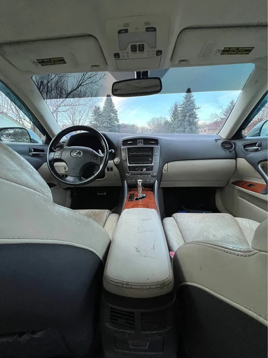 2010 Lexus IS 2nd Gen - Image 16 of 19