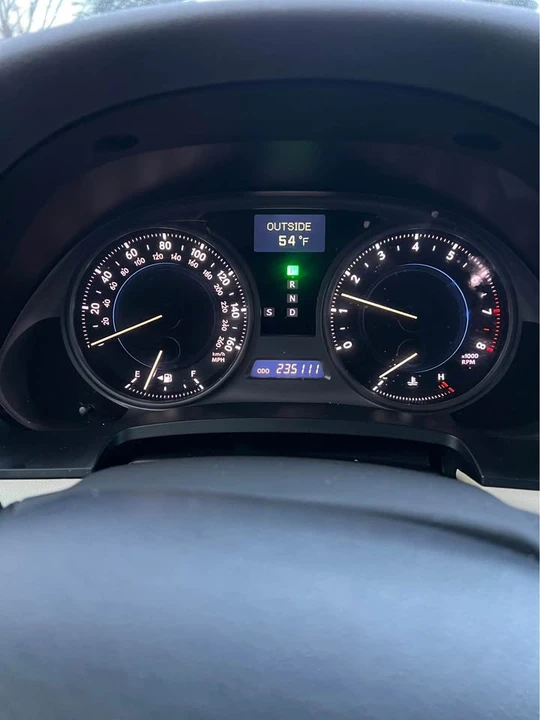 2010 Lexus IS 2nd Gen - Image 18 of 19