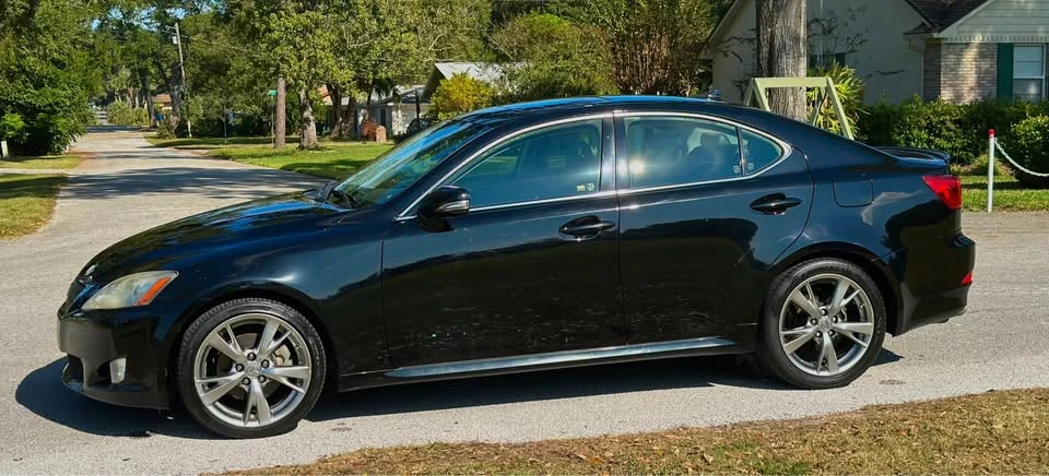 2010 Lexus IS 2nd Gen - Image 2 of 8