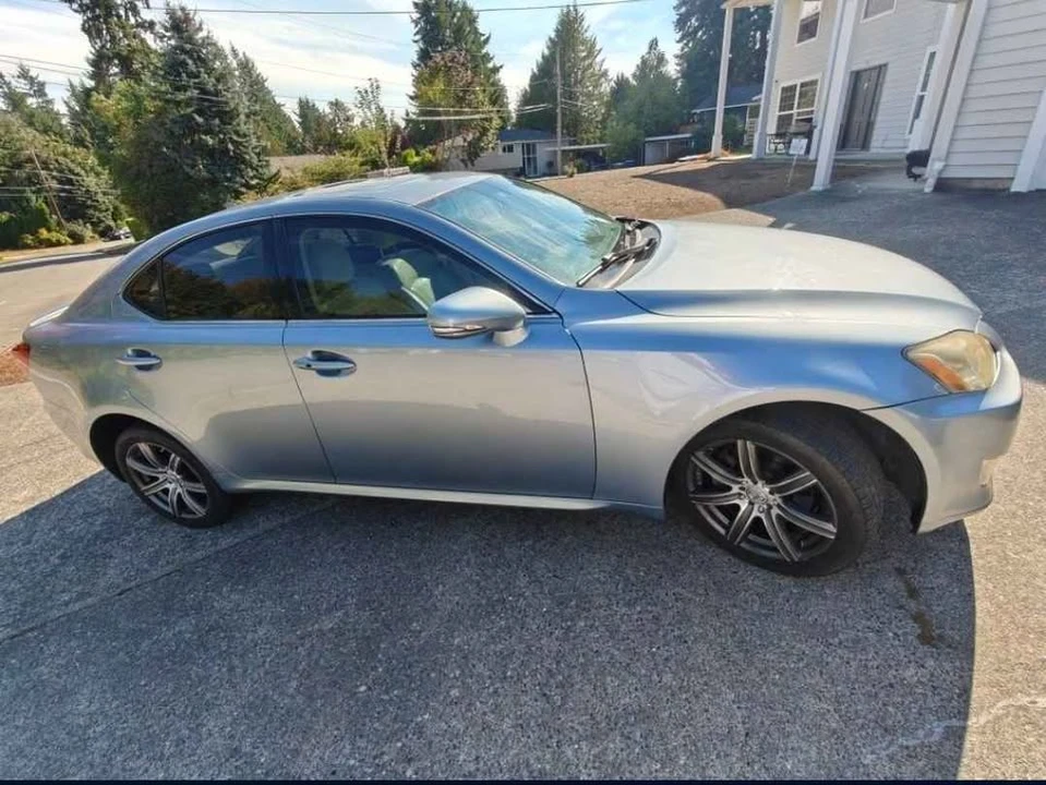 2010 Lexus IS 2nd Gen - Image 4 of 12