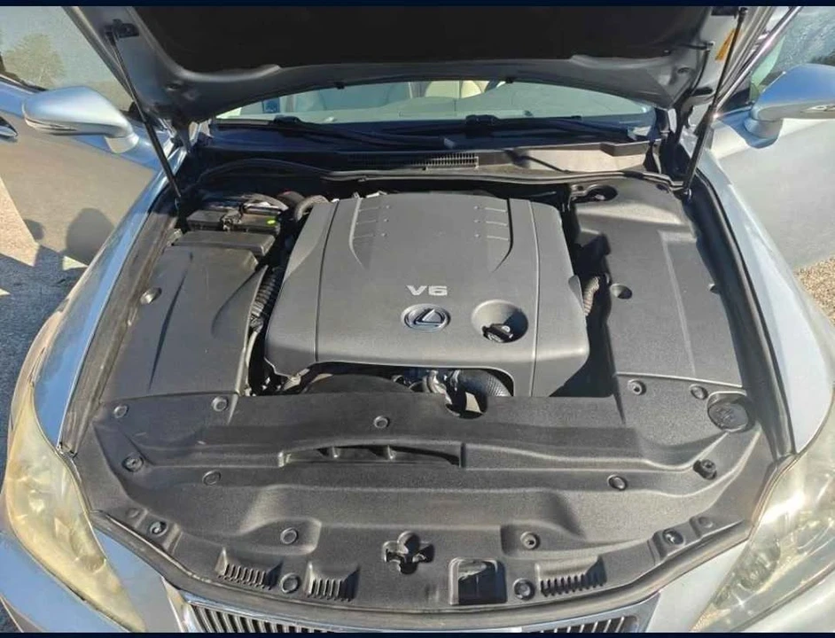 2010 Lexus IS 2nd Gen - Image 9 of 12