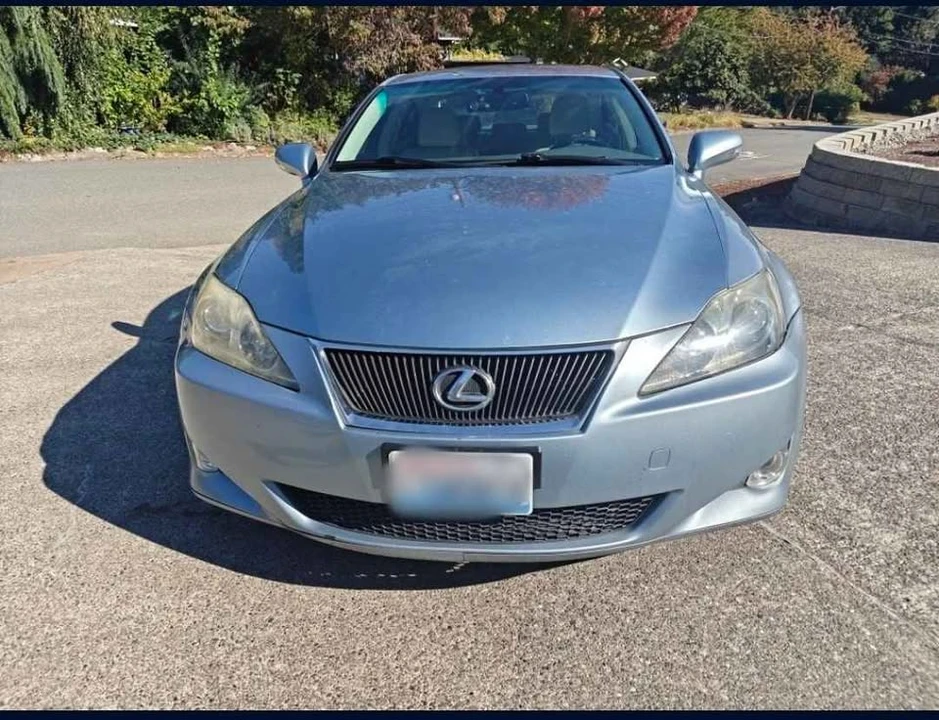 2010 Lexus IS 2nd Gen - Image 2 of 12