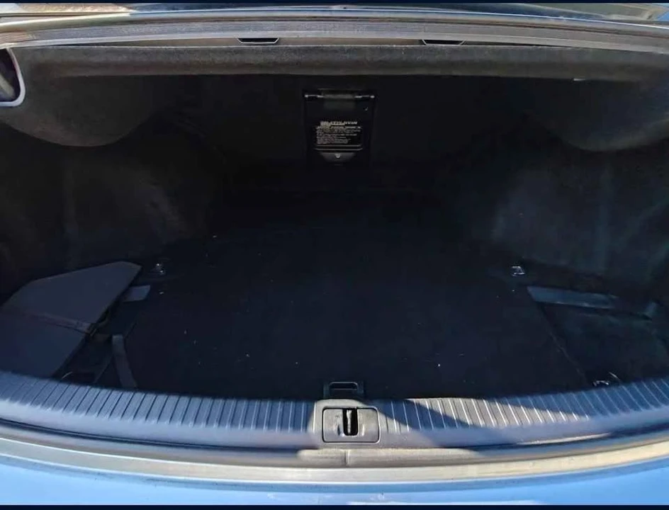 2010 Lexus IS 2nd Gen - Image 8 of 12