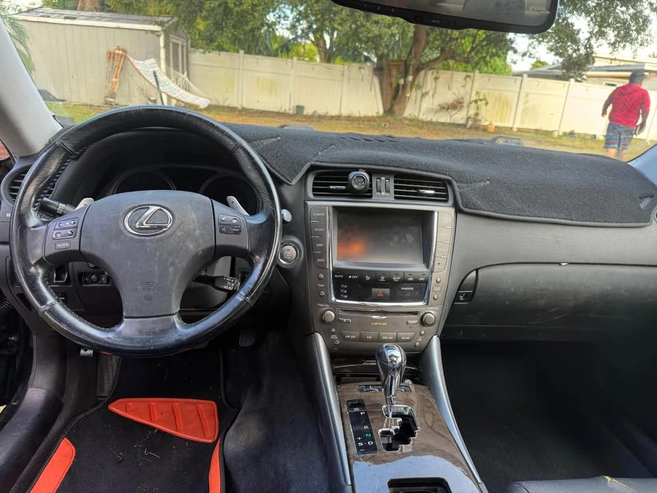 2010 Lexus IS 2nd Gen - Image 5 of 11