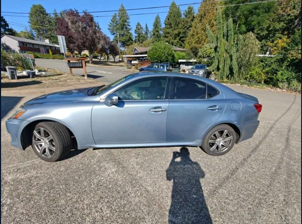 2010 Lexus IS 2nd Gen - Image 11 of 12