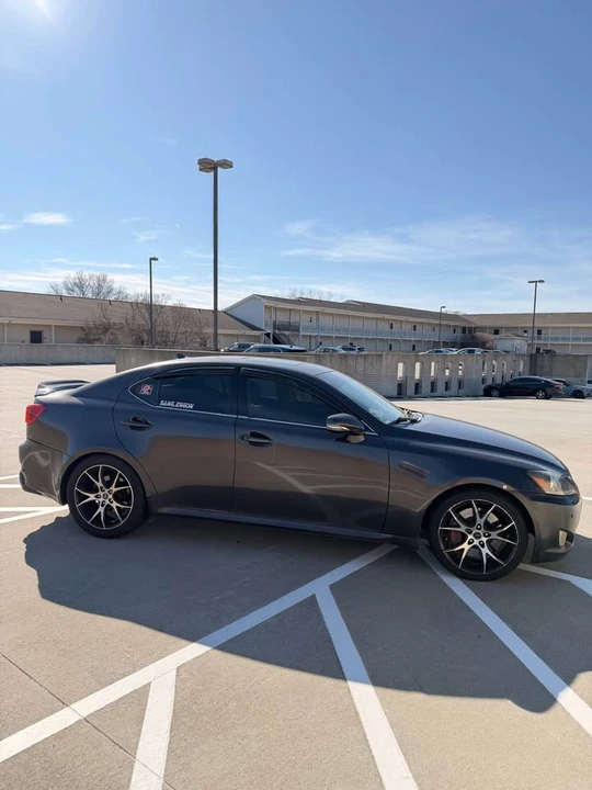 2010 Lexus IS 2nd Gen - Image 5 of 20
