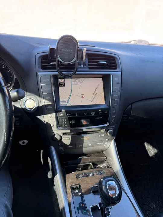 2010 Lexus IS 2nd Gen - Image 18 of 20