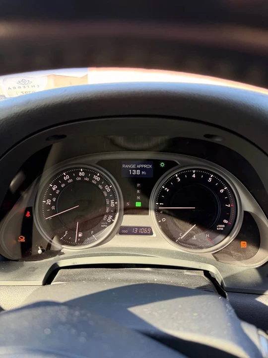 2010 Lexus IS 2nd Gen - Image 15 of 20