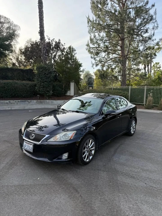 2010 Lexus IS 2nd Gen - Image 2 of 12