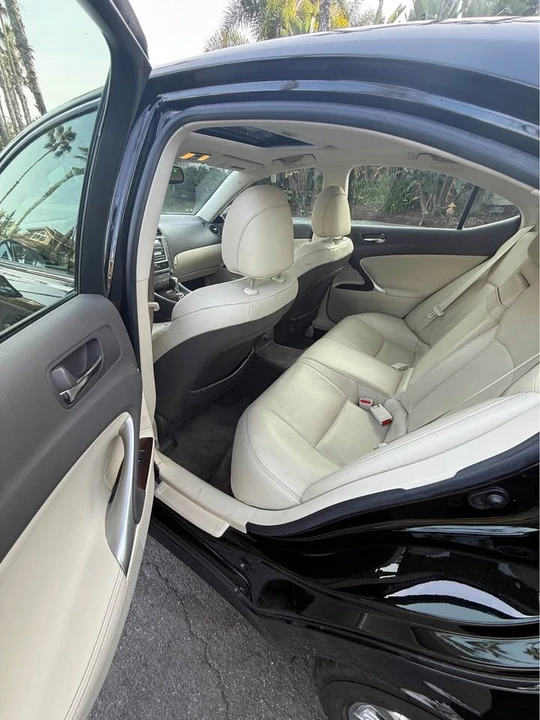 2010 Lexus IS 2nd Gen - Image 7 of 12