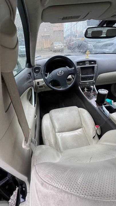 2010 Lexus IS 2nd Gen - Image 11 of 17