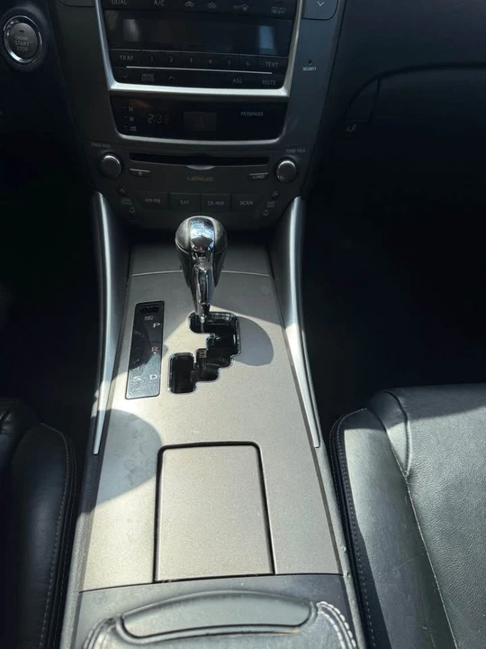 2010 Lexus IS 2nd Gen - Image 19 of 20