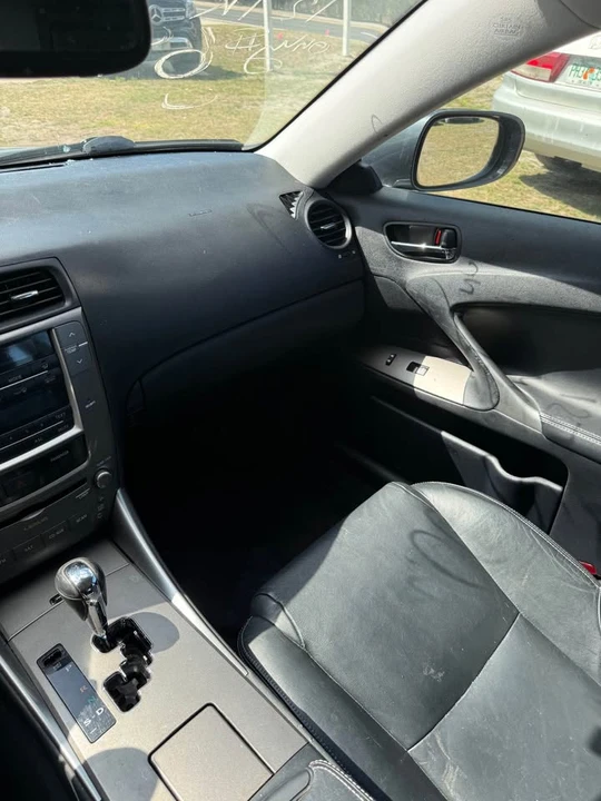 2010 Lexus IS 2nd Gen - Image 18 of 20