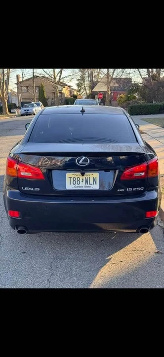 2010 Lexus IS 2nd Gen - Image 5 of 18