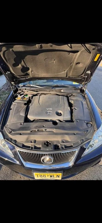 2010 Lexus IS 2nd Gen - Image 15 of 18