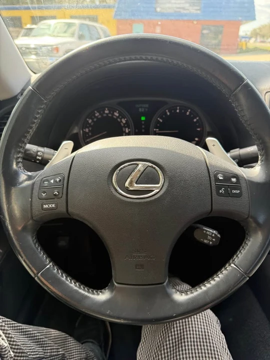 2010 Lexus IS 2nd Gen - Image 16 of 20