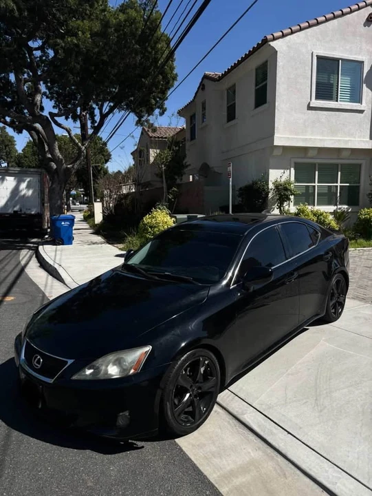 2010 Lexus IS 2nd Gen - Image 9 of 13