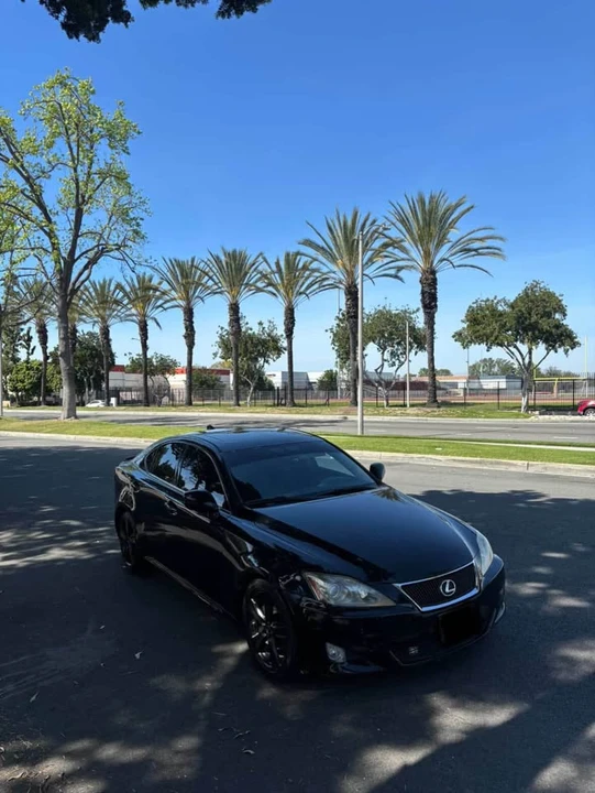 2010 Lexus IS 2nd Gen - Image 5 of 13