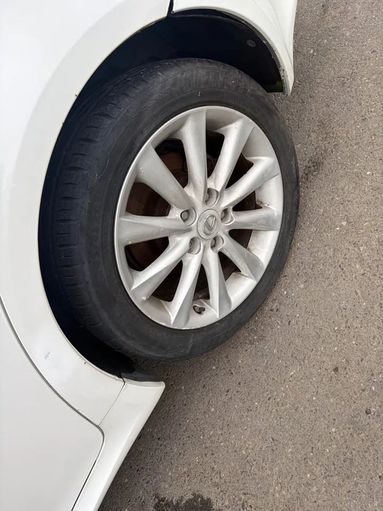 2010 Lexus IS 2nd Gen - Image 7 of 10