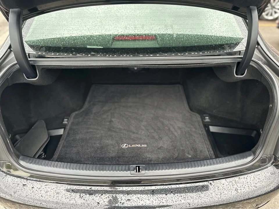 2010 Lexus IS 2nd Gen - Image 16 of 18