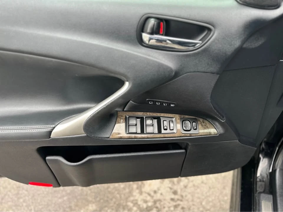 2010 Lexus IS 2nd Gen - Image 17 of 18
