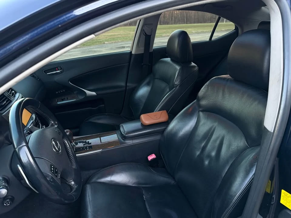 2010 Lexus IS 2nd Gen - Image 9 of 14