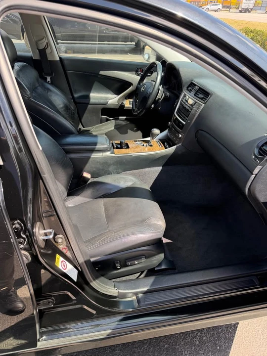 2010 Lexus IS 2nd Gen - Image 6 of 11