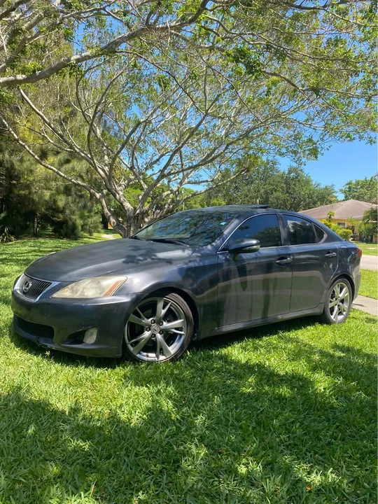 2010 Lexus IS 2nd Gen - Image 4 of 4