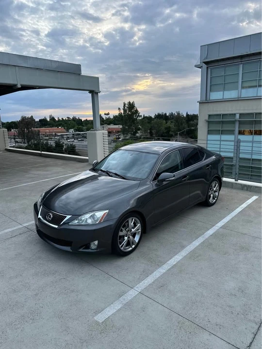 2010 Lexus IS 2nd Gen - Image 4 of 20