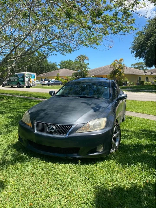 2010 Lexus IS 2nd Gen - Image 3 of 4