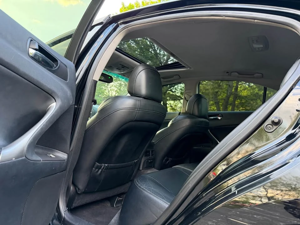 2010 Lexus IS 2nd Gen - Image 11 of 15