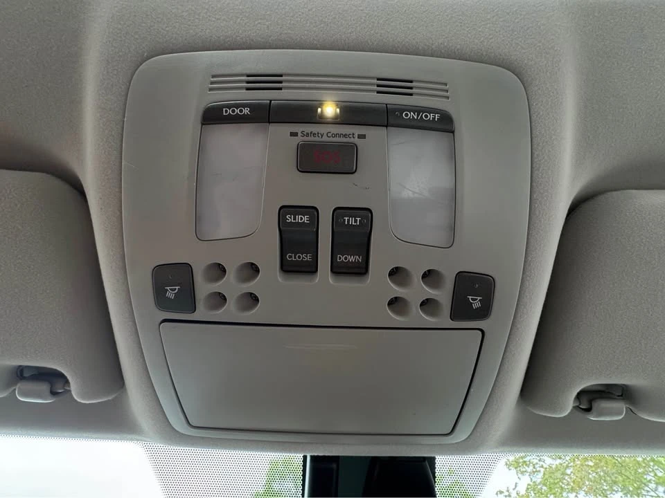 2010 Lexus IS 2nd Gen - Image 18 of 20