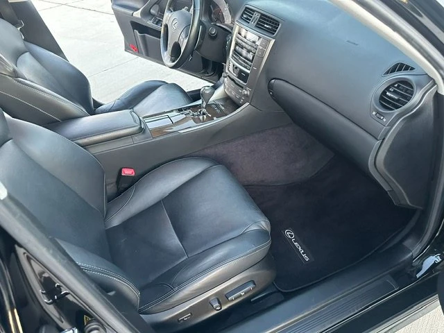 2010 Lexus IS 2nd Gen - Image 16 of 20