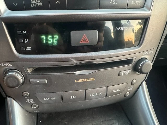 2010 Lexus IS 2nd Gen - Image 18 of 20