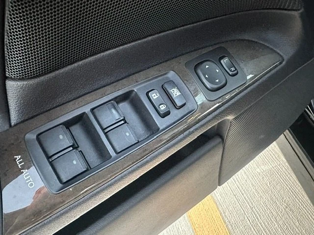 2010 Lexus IS 2nd Gen - Image 10 of 20