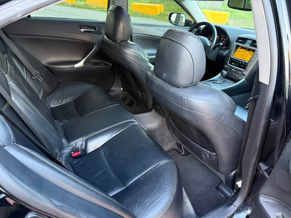 2010 Lexus IS 2nd Gen - Image 15 of 20