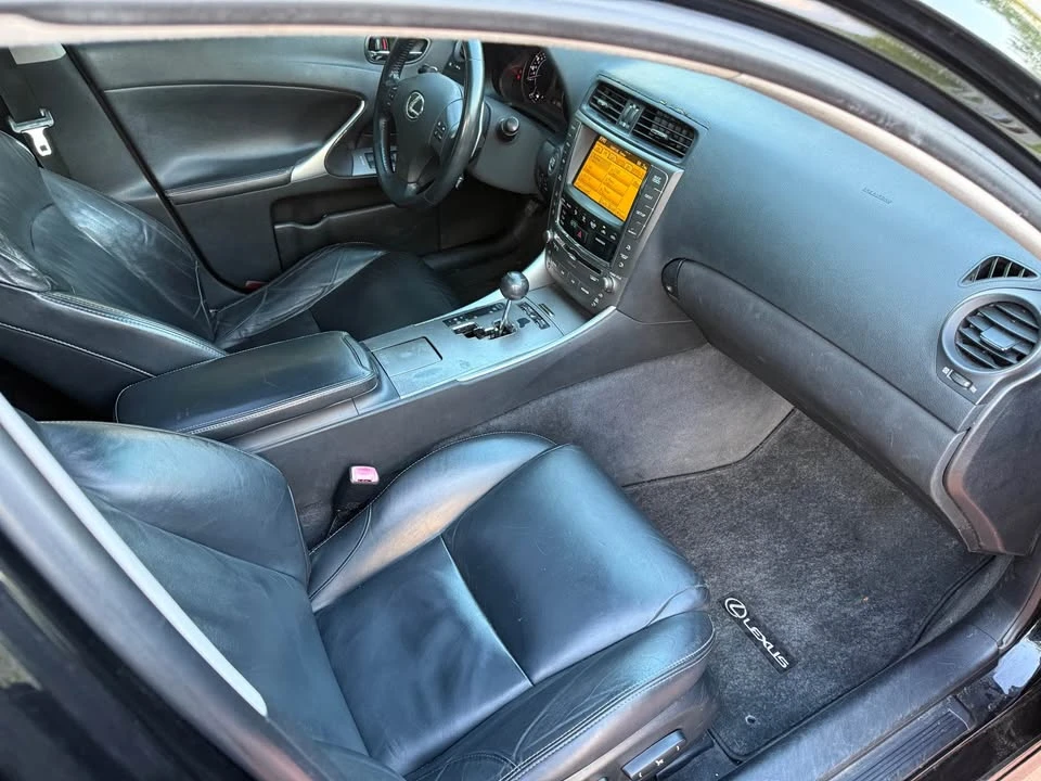 2010 Lexus IS 2nd Gen - Image 17 of 20