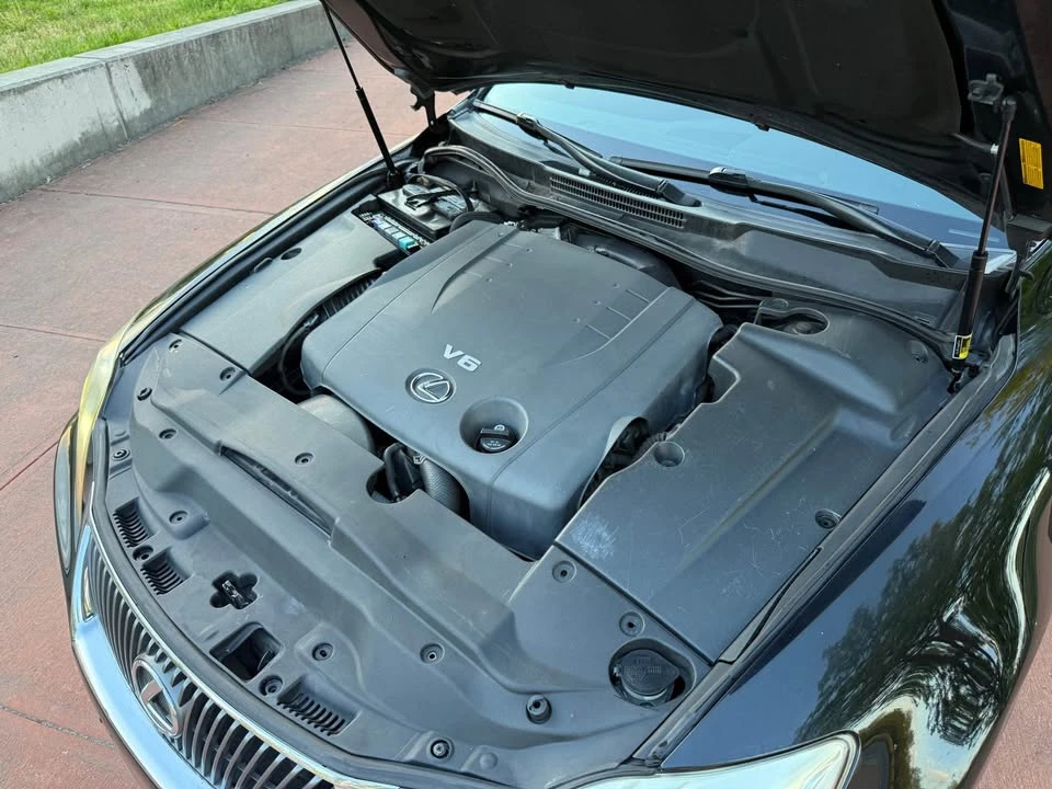 2010 Lexus IS 2nd Gen - Image 19 of 20