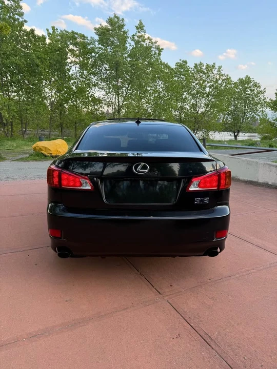 2010 Lexus IS 2nd Gen - Image 10 of 20