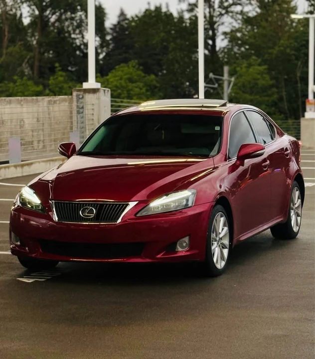 2010 Lexus IS 2nd Gen - Image 4 of 5