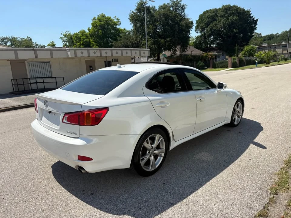 2010 Lexus IS 2nd Gen - Image 4 of 8