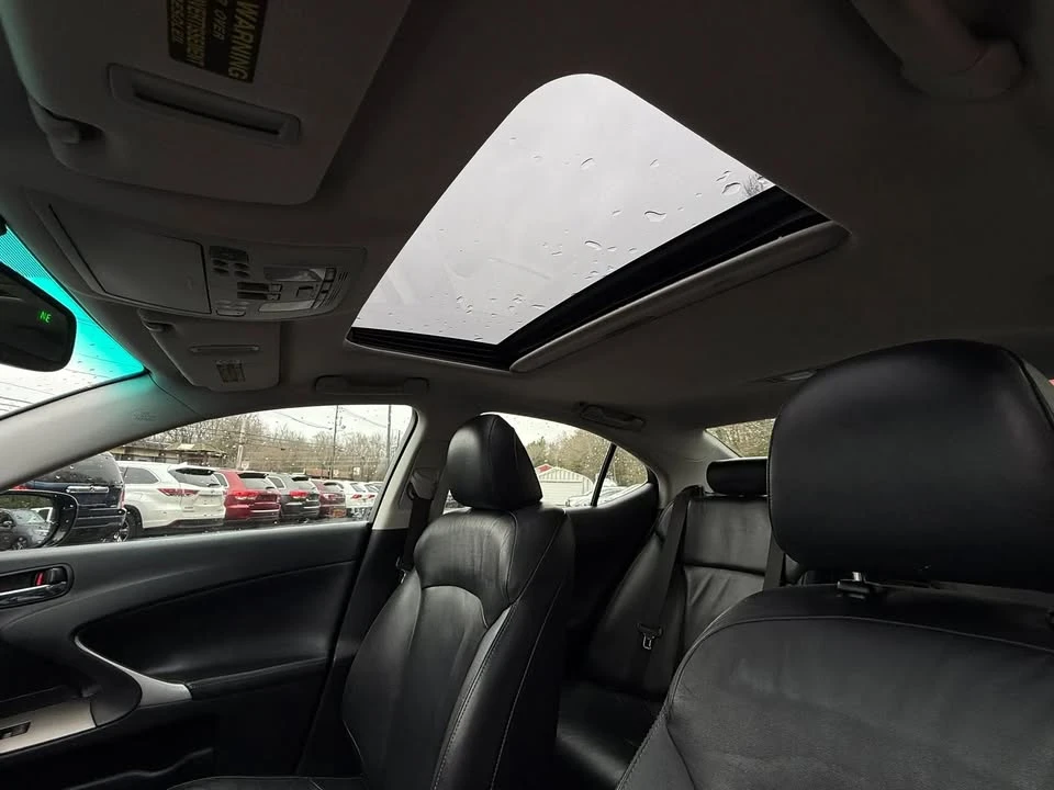 2010 Lexus IS 2nd Gen - Image 18 of 20