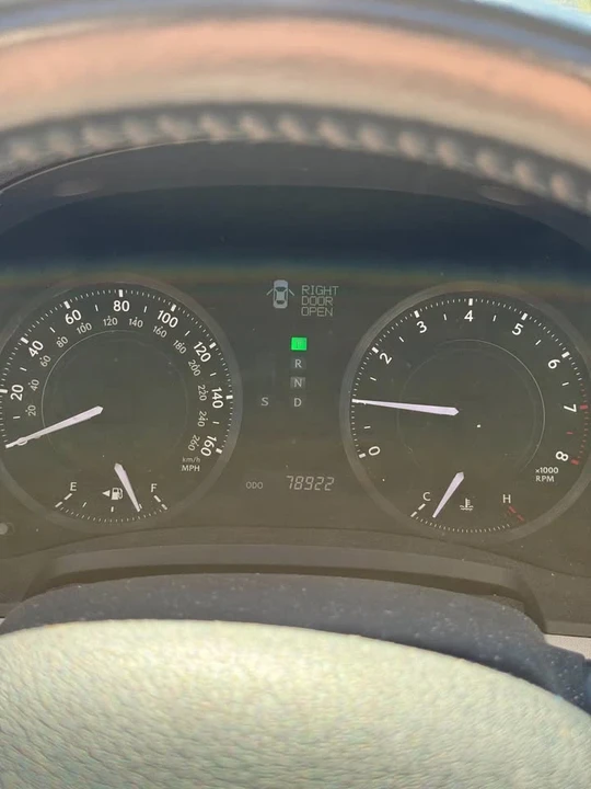 2010 Lexus IS 2nd Gen - Image 15 of 20