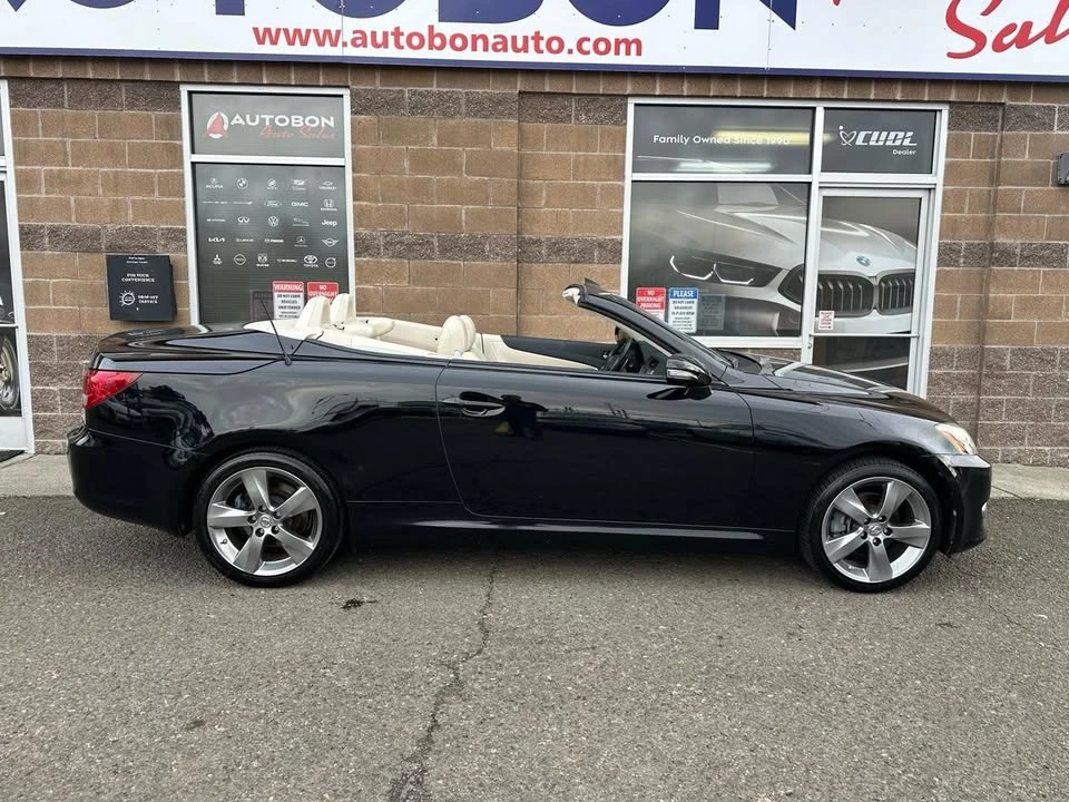 2010 Lexus IS 2nd Gen - Image 16 of 20