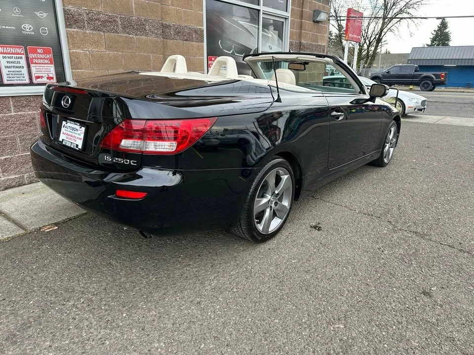 2010 Lexus IS 2nd Gen - Image 17 of 20
