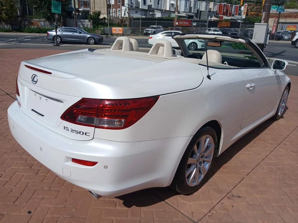 2010 Lexus IS 2nd Gen - Image 9 of 10